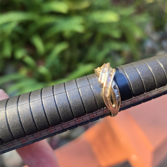 10K ring with genuine baguette diamonds.  8 1/4,  MAKE ME AN OFFER! - Picture 9 of 9